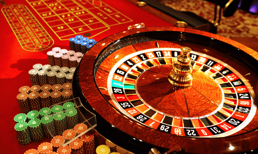 how much does an online casino make